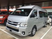 Cần bán xe Toyota Hiace sản xuất 2018, màu bạc, nhập khẩu Thái Lan, giá tốt