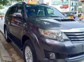 Cần bán xe Toyota Fortuner đời 2014, màu xám