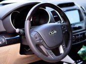 Cần bán xe Kia Sorento năm sản xuất 2018, màu đỏ