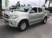 Bán xe Toyota Hilux sản xuất 2011, màu bạc số sàn