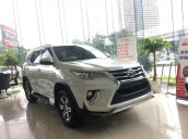 Bán Toyota Fortuner 2.7V 4x2 đời 2019, màu trắng, xe nhập