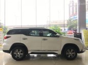 Bán Toyota Fortuner 2.7V 4x2 đời 2019, màu trắng, xe nhập