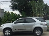 Bán Toyota Fortuner đời 2011, màu bạc