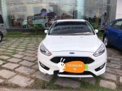 Bán Ford Focus Sport đời 2015, màu trắng, nhập khẩu nguyên chiếc  