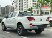 Bán Mazda BT50 2.2 AT mới 2018 - Có xe giao, 5 màu thoải mái lựa chọn - Tặng nắp thùng