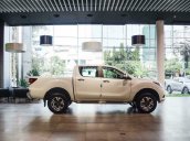 Bán Mazda BT50 2.2 AT mới 2018 - Có xe giao, 5 màu thoải mái lựa chọn - Tặng nắp thùng