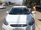 Bán xe Hyundai Accent 2011, màu trắng chính chủ giá cạnh tranh