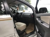 Cần bán gấp Toyota Innova 2.0E 2013, màu bạc chính chủ