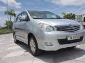 Cần bán Toyota Innova đời 2010 xe gia đình 