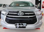 Cần bán xe Toyota Innova E sản xuất năm 2018, màu bạc, giá tốt