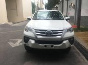 Bán xe Toyota Fortuner sản xuất 2018, màu trắng, giá tốt