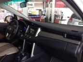 Cần bán Toyota Innova 2.0 sản xuất 2018, màu bạc