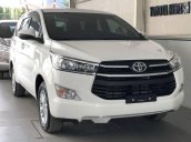 Cần bán Toyota Innova 2.0E đời 2018, màu trắng