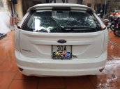 Cần bán Ford Focus năm sản xuất 2010, màu trắng  