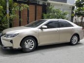 Cần bán gấp Toyota Camry sản xuất năm 2016, màu vàng còn mới giá cạnh tranh