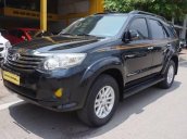 Cần bán Toyota Fortuner V AT sản xuất năm 2013, màu đen chính chủ