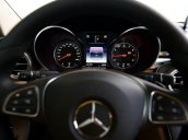 Bán Mercedes-Benz C200 màu đen/kem 2018, ưu đãi 10% giá xe