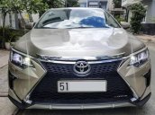 Cần bán gấp Toyota Camry sản xuất năm 2016, màu vàng còn mới giá cạnh tranh