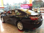 Cần bán Toyota Camry 2.0E đời 2018, màu đen