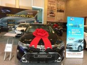 Cần bán Toyota Camry 2.0E đời 2018, màu đen