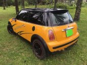 Cần bán lại xe Mini Cooper đời 2004, màu vàng