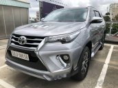 Cần bán gấp Toyota Fortuner 2.7 AT năm sản xuất 2017, màu bạc  