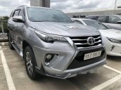 Cần bán gấp Toyota Fortuner 2.7 AT năm sản xuất 2017, màu bạc  