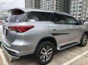 Cần bán gấp Toyota Fortuner 2.7 AT năm sản xuất 2017, màu bạc  