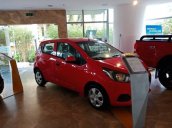 Bán Chevrolet Spark đời 2018, màu đỏ