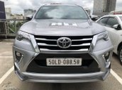 Cần bán gấp Toyota Fortuner 2.7 AT năm sản xuất 2017, màu bạc  