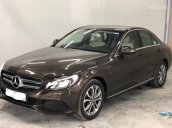 Bán xe Mercedes C200 chính hãng, lăn bánh 300 km