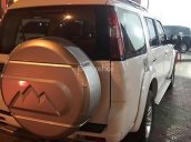 Bán Ford Everest đời 2009, màu trắng còn mới