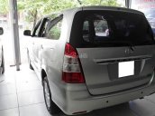 Bán ô tô Toyota Innova 2.0E năm sản xuất 2013, màu bạc  