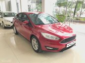 Bán Ford Focus Trend màu đỏ 4 cửa có xe giao ngay, tặng combo tùy chọn: Dán Film 3M-Ghế da-BHVC