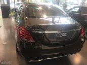 Bán xe Mercedes C200 sản xuất 2018 cùng nhiều quà tặng đi kèm. LH 0968 758 698