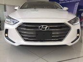 Bán ô tô Hyundai Elantra sản xuất 2018, màu trắng