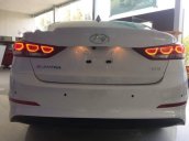 Bán ô tô Hyundai Elantra sản xuất 2018, màu trắng