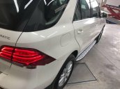 Bán xe Mercedes GLE400 sản xuất 2016, màu trắng như mới