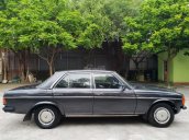 Bán xe cổ Mercedes 230E - Sản xuất 1982