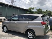 Cần bán xe Toyota Innova năm 2017, màu bạc