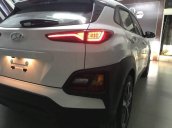 Bán Hyundai Kona 2018, màu trắng 