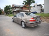 Gia đình cần bán BMW 318i, sản xuất 2004, màu xám, xe nhà giữ kỹ, còn khá đẹp