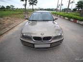 Gia đình cần bán BMW 318i, sản xuất 2004, màu xám, xe nhà giữ kỹ, còn khá đẹp