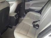 Bán Hyundai Elantra GLS 1.6MT màu trắng, số sàn, sản xuất 2016, biển Sài Gòn, lăn bánh 29000km