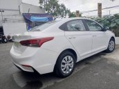 Bán Hyundai Avante 1.4MT Base 2018, màu trắng