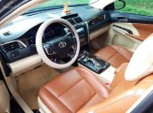 Bán Toyota Camry 2.0E đời 2016, màu đen, hơn 20.000km