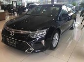 Bán xe Toyota Camry 2.0E AT sx 2018, màu đen, giá 997tr