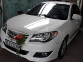 Cần bán gấp Hyundai Avante Lt 2011, màu trắng còn mới