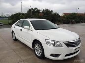 Cần bán xe Toyota Camry 2.0E 2011, màu trắng, xe nhập chính chủ, 625 triệu