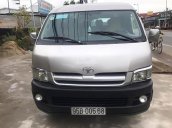 Cần bán gấp Toyota Hiace 2.5 đời 2005, màu hồng